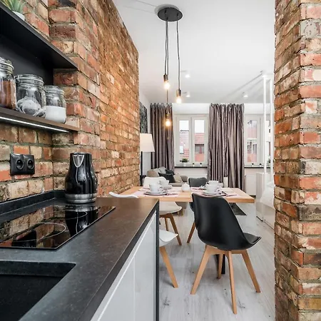 Wrocloft By Renters Apartment *